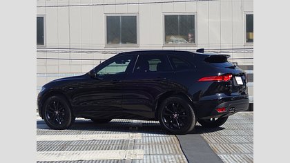 F-Pace 1