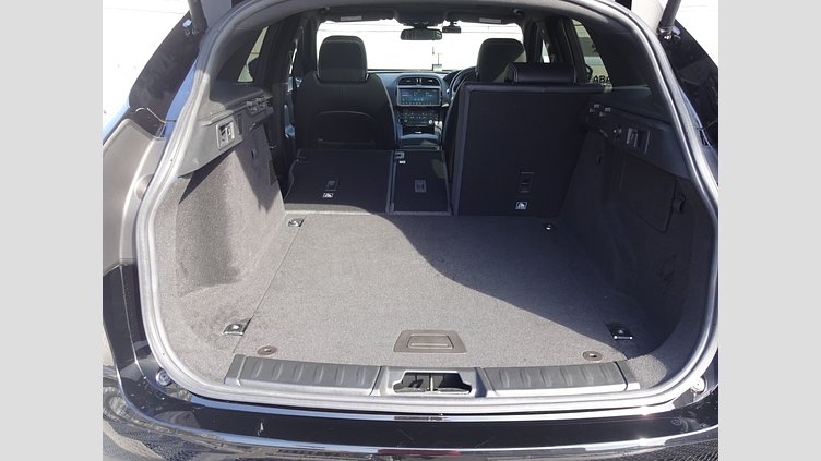 2017 認定中古車 Jaguar F-Pace Santorini Black 8速AT　AWD 20d R-SPORT