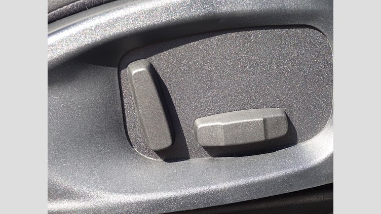 2017 認定中古車 Jaguar F-Pace Santorini Black 8速AT　AWD 20d R-SPORT