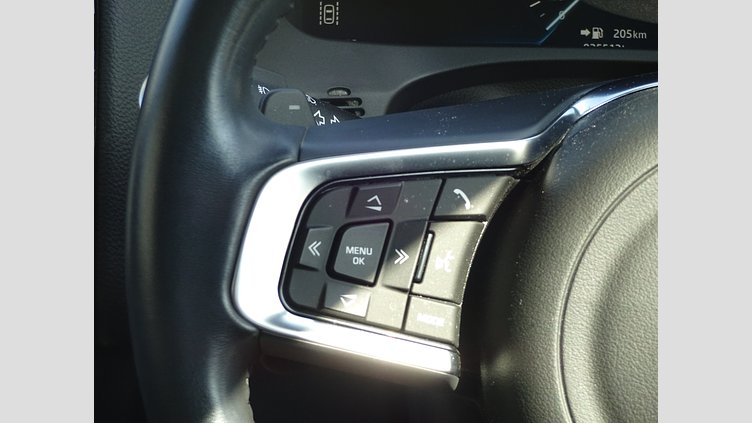 2017 認定中古車 Jaguar F-Pace Santorini Black 8速AT　AWD 20d R-SPORT