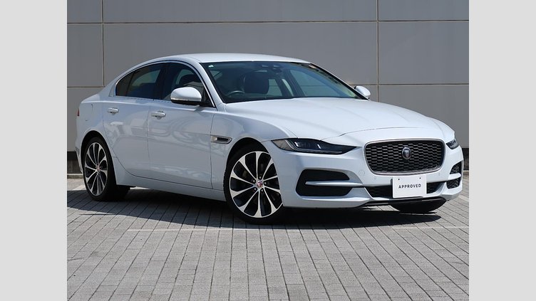 2019 認定中古車 Jaguar XE ユーロンホワイト D180 RWD AUTOMATIC 4 door Saloon S
