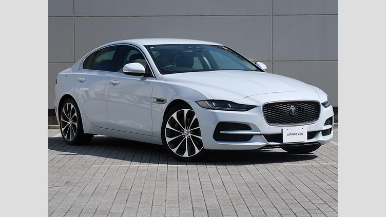2019 認定中古車 Jaguar XE ユーロンホワイト D180 RWD AUTOMATIC 4 door Saloon S