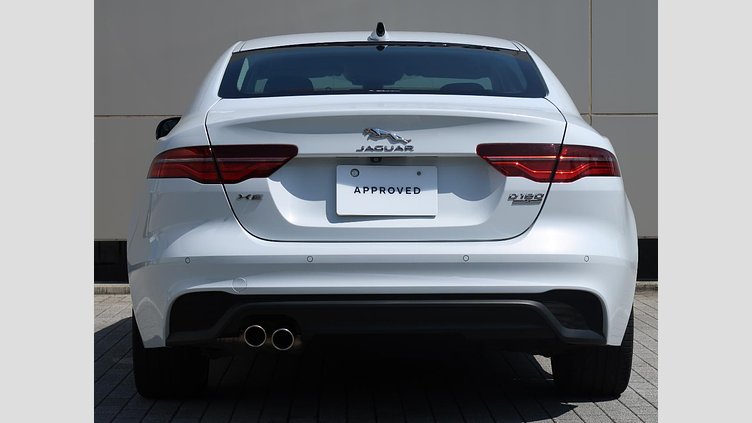 2019 認定中古車 Jaguar XE ユーロンホワイト D180 RWD AUTOMATIC 4 door Saloon S