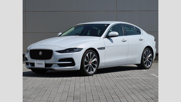 2019 認定中古車 Jaguar XE ユーロンホワイト D180 RWD AUTOMATIC 4 door Saloon S