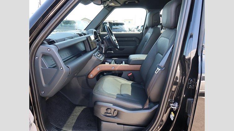 2023 認定中古車 Land Rover Defender 110 サントリーニブラック D300 AWD（AT） X-DYNAMIC HSE