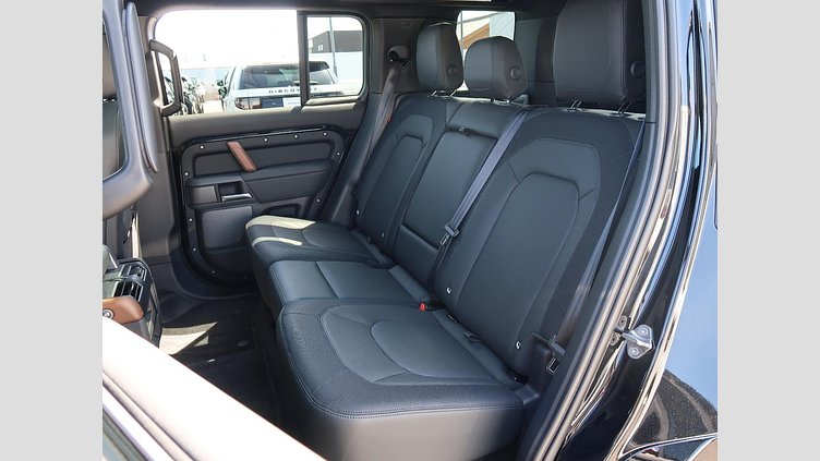 2023 認定中古車 Land Rover Defender 110 サントリーニブラック D300 AWD（AT） X-DYNAMIC HSE