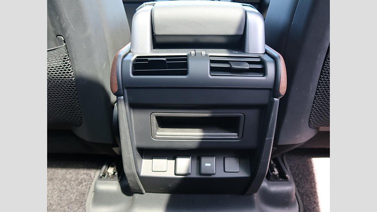 2023 認定中古車 Land Rover Defender 110 サントリーニブラック D300 AWD（AT） X-DYNAMIC HSE