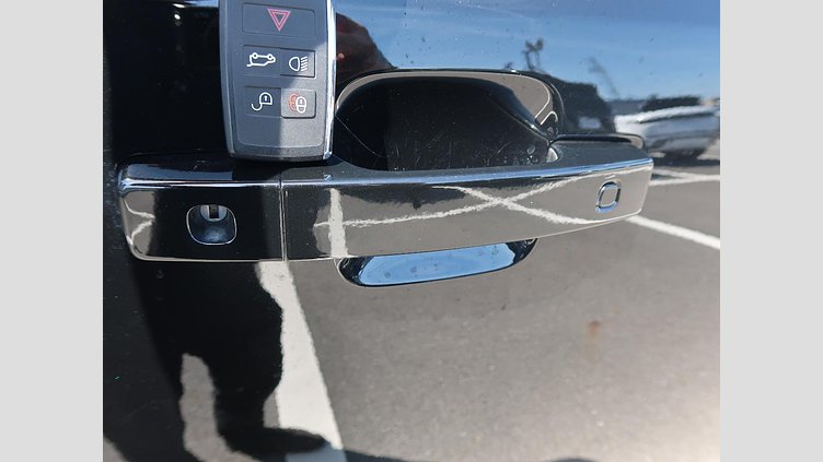 2023 認定中古車 Land Rover Defender 110 サントリーニブラック D300 AWD（AT） X-DYNAMIC HSE