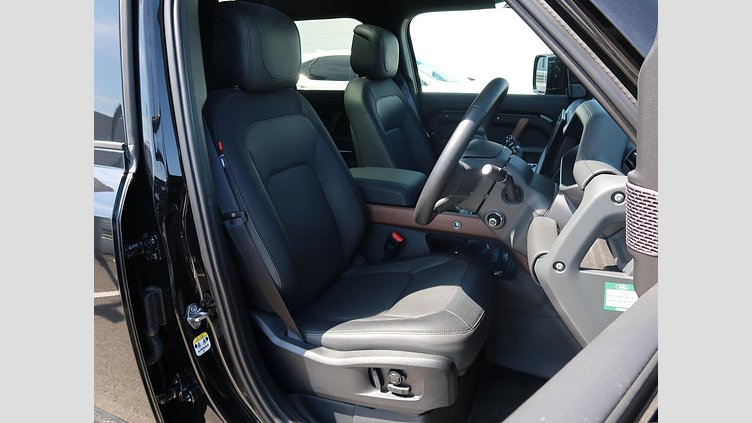 2023 認定中古車 Land Rover Defender 110 サントリーニブラック D300 AWD（AT） X-DYNAMIC HSE