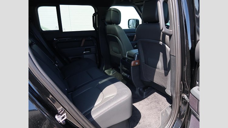 2023 認定中古車 Land Rover Defender 110 サントリーニブラック D300 AWD（AT） X-DYNAMIC HSE