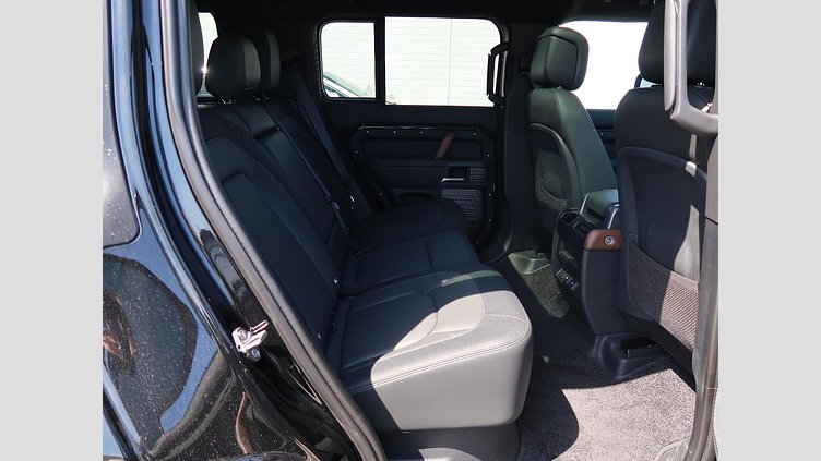 2023 認定中古車 Land Rover Defender 110 サントリーニブラック D300 AWD（AT） X-DYNAMIC HSE