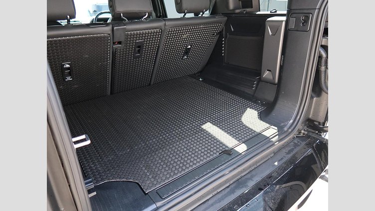 2023 認定中古車 Land Rover Defender 110 サントリーニブラック D300 AWD（AT） X-DYNAMIC HSE