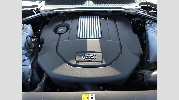 2019 認定中古車 Land Rover Range Rover Sport ユーロンホワイト 3.0リッターTDV6ディーゼル（258 PS） HSE