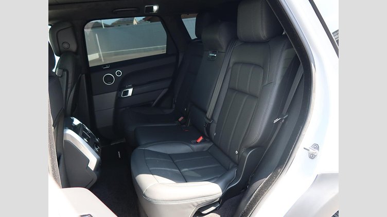 2019 認定中古車 Land Rover Range Rover Sport ユーロンホワイト 3.0リッターTDV6ディーゼル（258 PS） HSE
