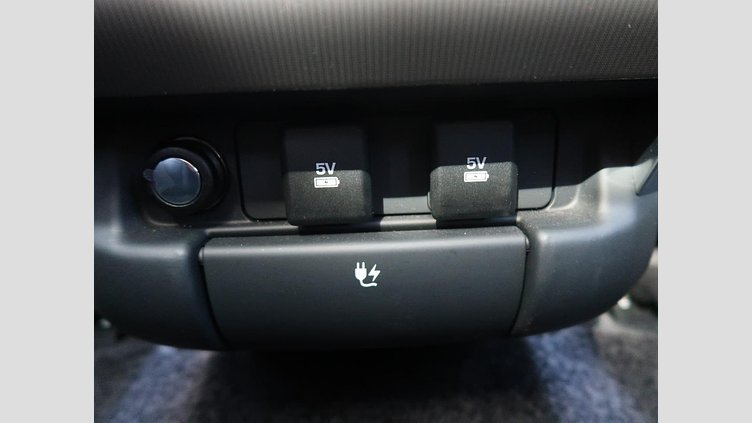 2019 認定中古車 Land Rover Range Rover Sport ユーロンホワイト 3.0リッターTDV6ディーゼル（258 PS） HSE