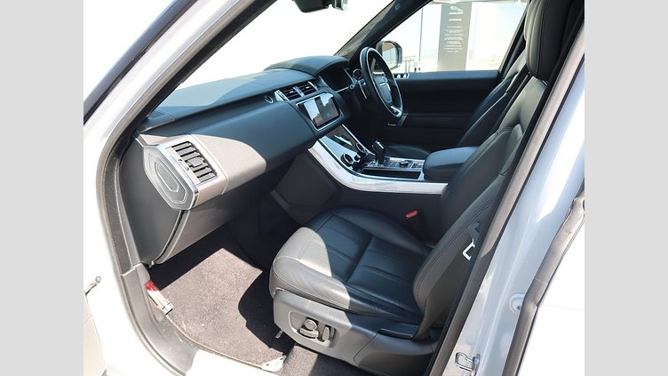 2019 認定中古車 Land Rover Range Rover Sport ユーロンホワイト 3.0リッターTDV6ディーゼル（258 PS） HSE