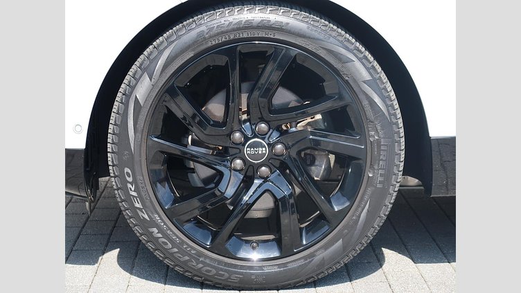 2019 認定中古車 Land Rover Range Rover Sport ユーロンホワイト 3.0リッターTDV6ディーゼル（258 PS） HSE