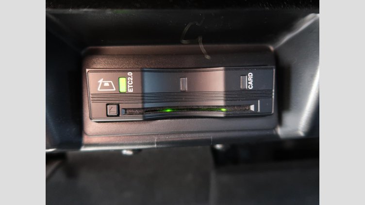 2019 認定中古車 Land Rover Range Rover Sport ユーロンホワイト 3.0リッターTDV6ディーゼル（258 PS） HSE