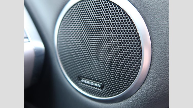 2019 認定中古車 Land Rover Range Rover Sport ユーロンホワイト 3.0リッターTDV6ディーゼル（258 PS） HSE