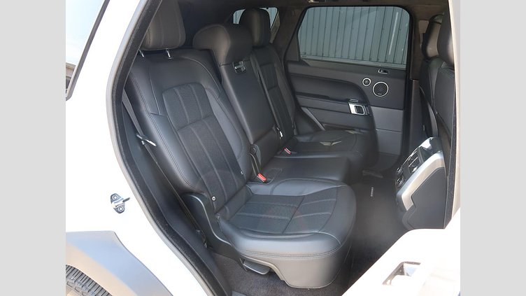 2019 認定中古車 Land Rover Range Rover Sport ユーロンホワイト 3.0リッターTDV6ディーゼル（258 PS） HSE