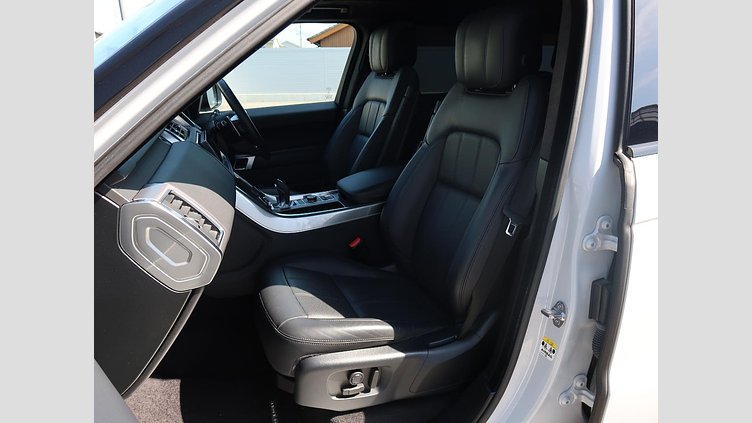 2019 認定中古車 Land Rover Range Rover Sport ユーロンホワイト 3.0リッターTDV6ディーゼル（258 PS） HSE