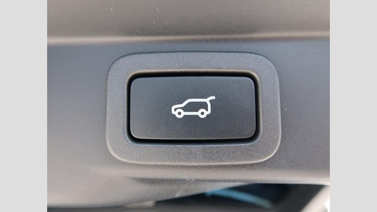 2019 認定中古車 Land Rover Range Rover Sport ユーロンホワイト 3.0リッターTDV6ディーゼル（258 PS） HSE