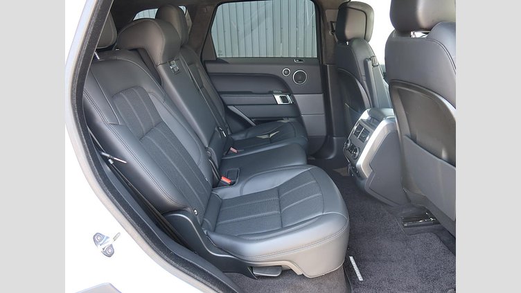 2019 認定中古車 Land Rover Range Rover Sport ユーロンホワイト 3.0リッターTDV6ディーゼル（258 PS） HSE