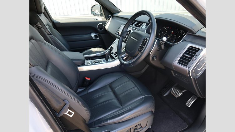 2019 認定中古車 Land Rover Range Rover Sport ユーロンホワイト 3.0リッターTDV6ディーゼル（258 PS） HSE