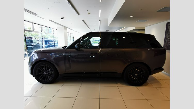 2022 認定中古車 Land Rover Range Rover シャラントグレー D300 AWD MHEV（AT） スタンダードホイールベース SE