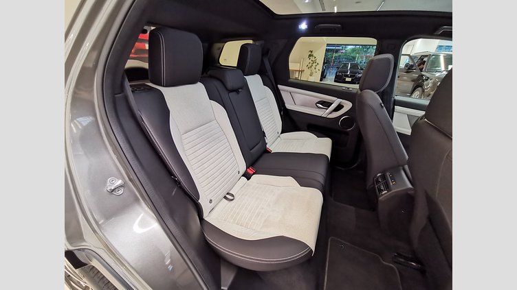 2024 認定中古車 Land Rover Discovery Sport シリコンシルバー D200マイルドハイブリッド（ディーゼル） 標準ホイール DYNAMIC SE