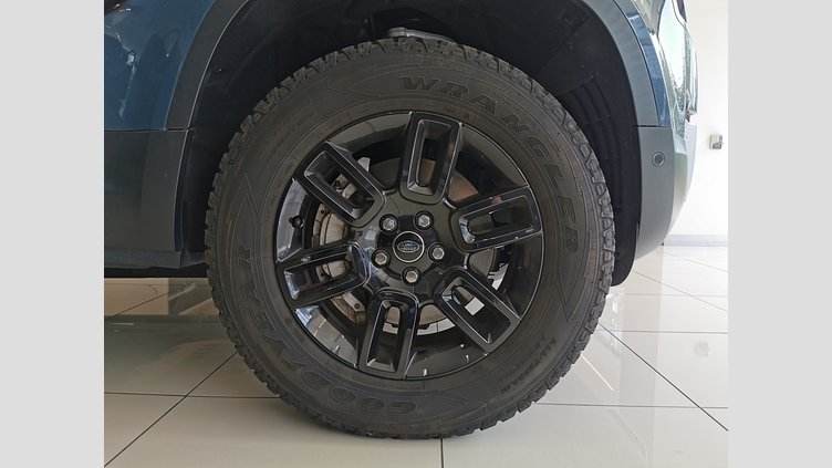 2023 認定中古車 Land Rover Defender 110 タスマンブルー D300 AWD（AT） S