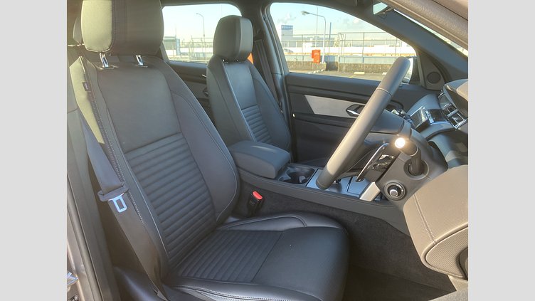 2024 認定中古車 Land Rover Discovery Sport アイガーグレイ D200マイルドハイブリッド（ディーゼル） 標準ホイール Dynamic SE