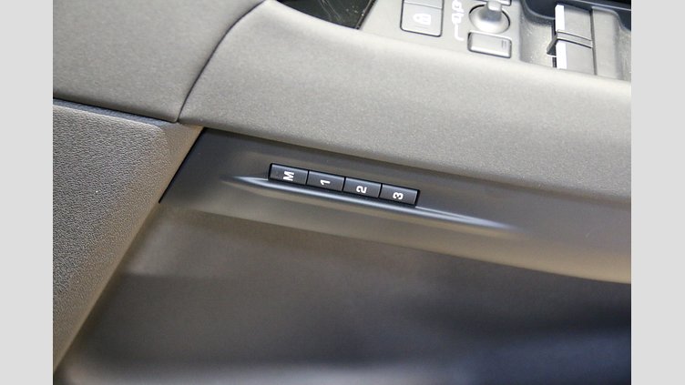 2024 認定中古車 Land Rover Range Rover Evoque カルパチアングレイ D200マイルドハイブリッド（ディーゼル） S