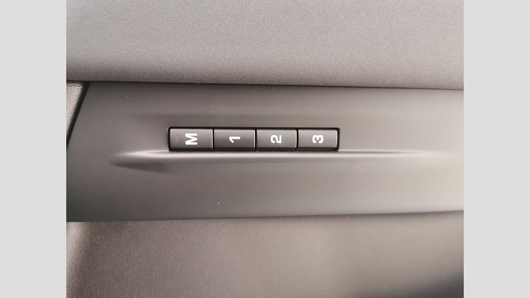 2024 認定中古車 Land Rover Range Rover Evoque アロイオスグレイ D200マイルドハイブリッド（ディーゼル） スタンダードホイールベース S