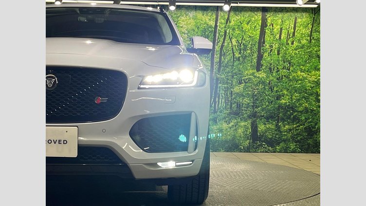 2020 認定中古車 Jaguar F-Pace Yulong White 2.0 litre i4D Diesel チェッカーフラッグエディション