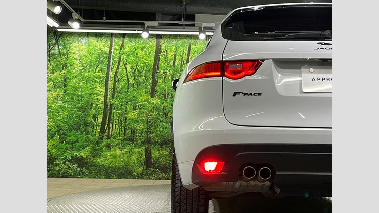 2020 認定中古車 Jaguar F-Pace Yulong White 2.0 litre i4D Diesel チェッカーフラッグエディション