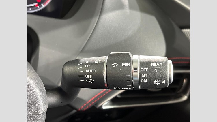 2020 認定中古車 Jaguar F-Pace Yulong White 2.0 litre i4D Diesel チェッカーフラッグエディション