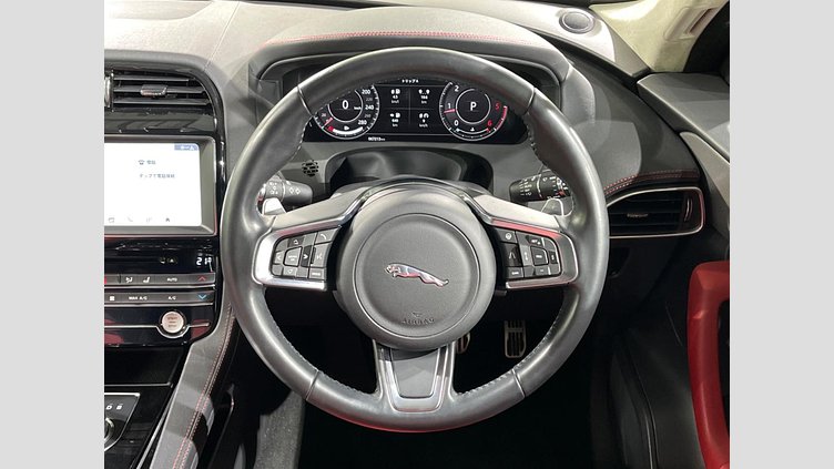 2020 認定中古車 Jaguar F-Pace Yulong White 2.0 litre i4D Diesel チェッカーフラッグエディション