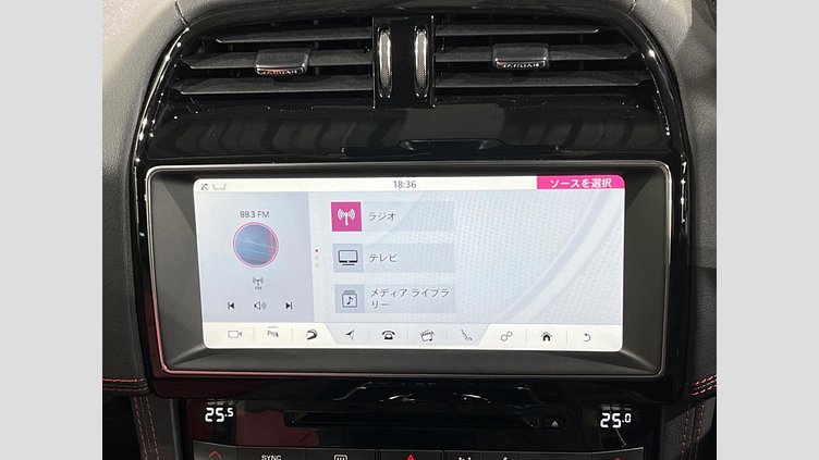 2020 認定中古車 Jaguar F-Pace Yulong White 2.0 litre i4D Diesel チェッカーフラッグエディション