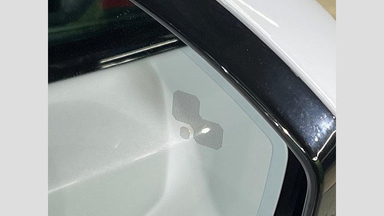 2020 認定中古車 Jaguar F-Pace Yulong White 2.0 litre i4D Diesel チェッカーフラッグエディション