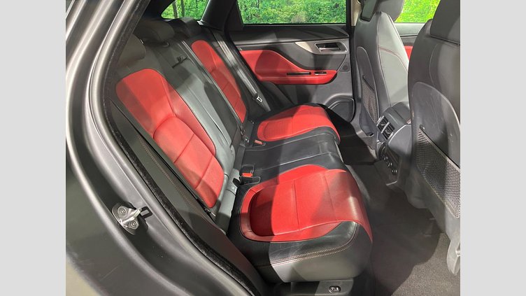 2020 認定中古車 Jaguar F-Pace Yulong White 2.0 litre i4D Diesel チェッカーフラッグエディション