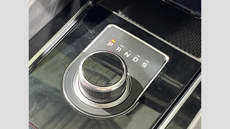 2020 認定中古車 Jaguar F-Pace Yulong White 2.0 litre i4D Diesel チェッカーフラッグエディション