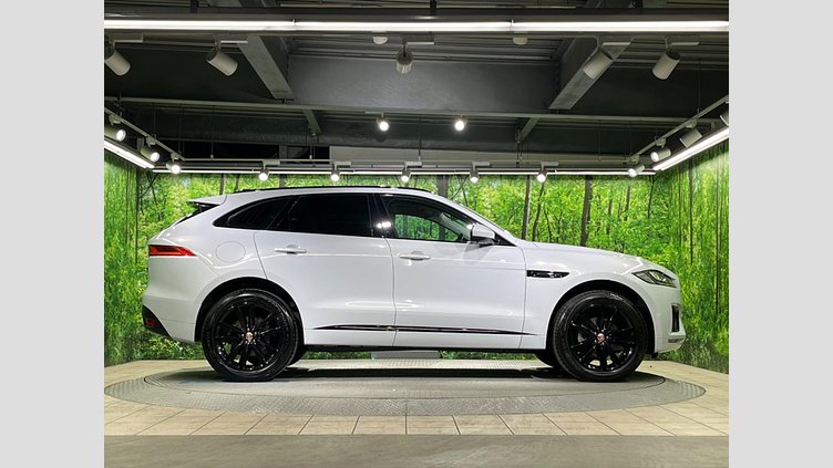 2020 認定中古車 Jaguar F-Pace Yulong White 2.0 litre i4D Diesel チェッカーフラッグエディション