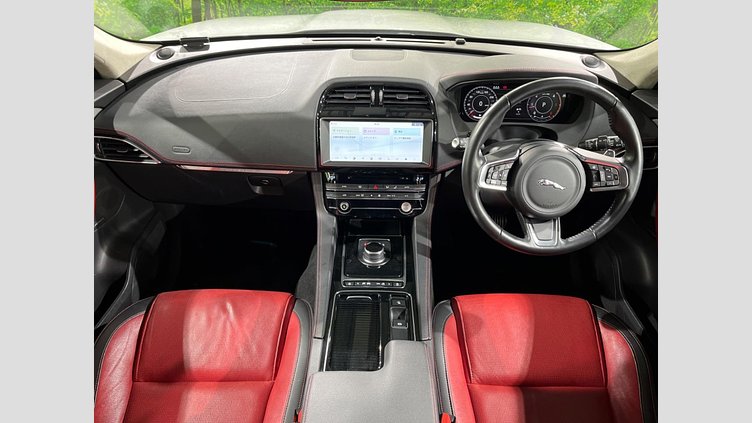 2020 認定中古車 Jaguar F-Pace Yulong White 2.0 litre i4D Diesel チェッカーフラッグエディション