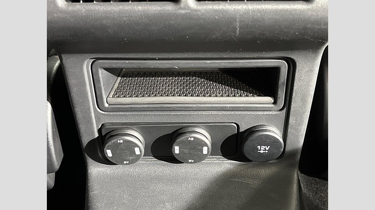 2020 認定中古車 Jaguar F-Pace Yulong White 2.0 litre i4D Diesel チェッカーフラッグエディション