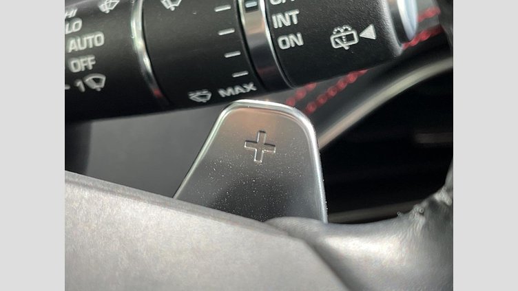 2020 認定中古車 Jaguar F-Pace Yulong White 2.0 litre i4D Diesel チェッカーフラッグエディション