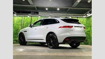 F-Pace 23