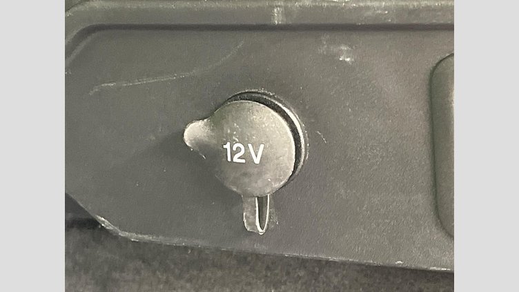 2020 認定中古車 Jaguar F-Pace Yulong White 2.0 litre i4D Diesel チェッカーフラッグエディション