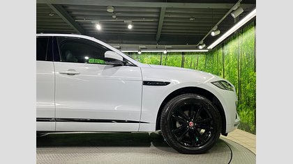 F-Pace 26