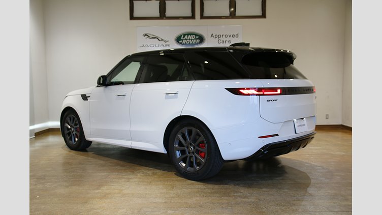 2023 認定中古車 Land Rover Range Rover Sport フジホワイト 3.0リッター6気筒300PSターボチャージドディーゼルMHEV（オートマチック） DYNAMIC SE